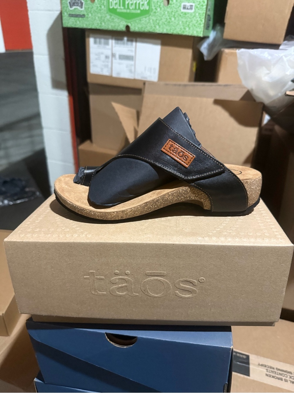 NWT Taos Loop Women’s Leather Sandal Black Size 6.5